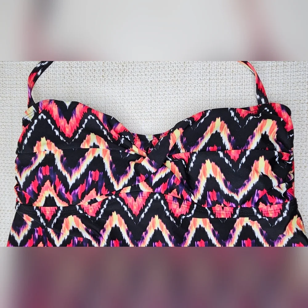 NWT Women's Catalina Red/Black Tankini Halter Top Size M - Picture 6 of 10